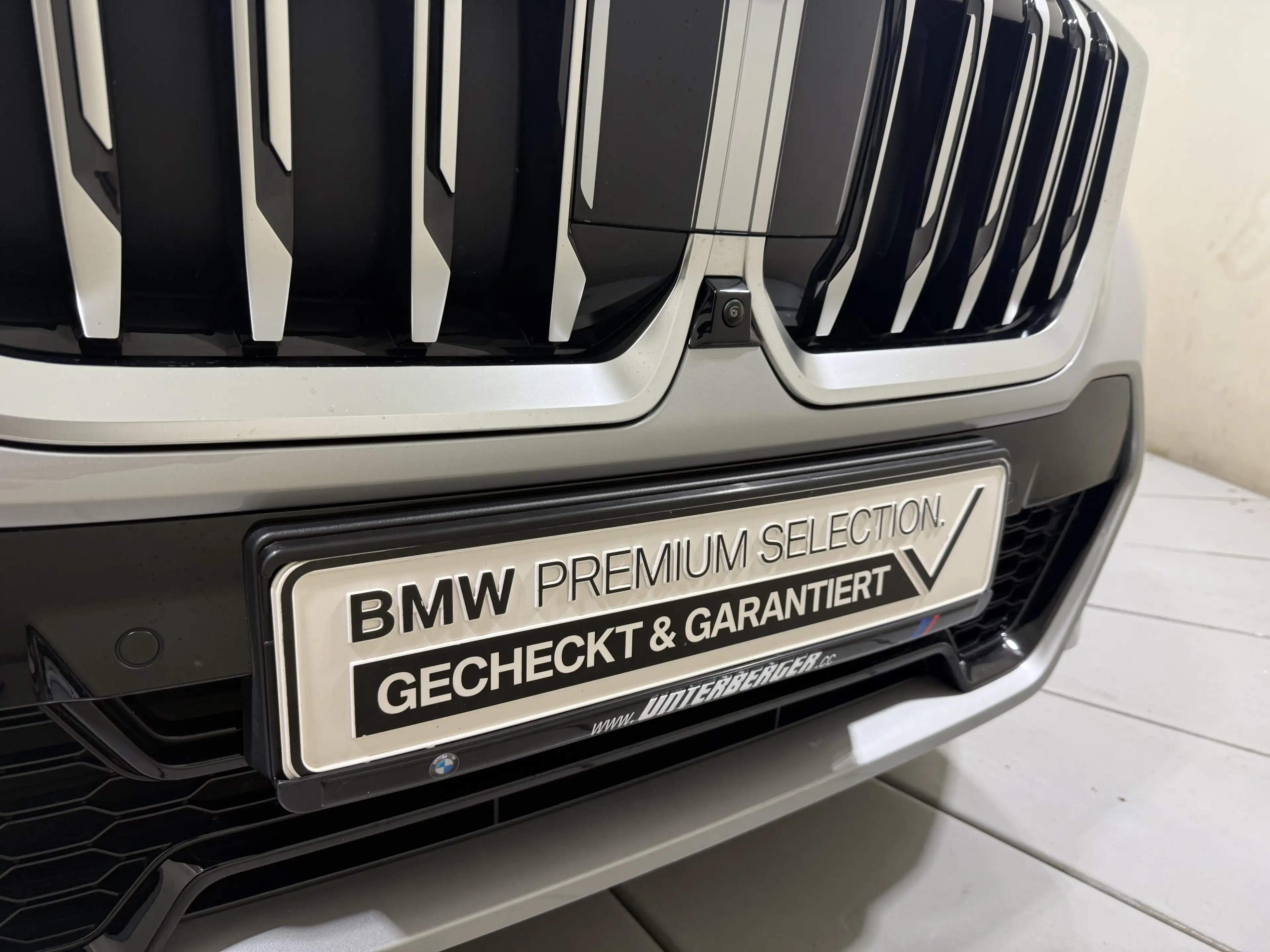 BMW X1 xDrive23i M Sportpaket AHK ACC 360 HUD HK — photo 6