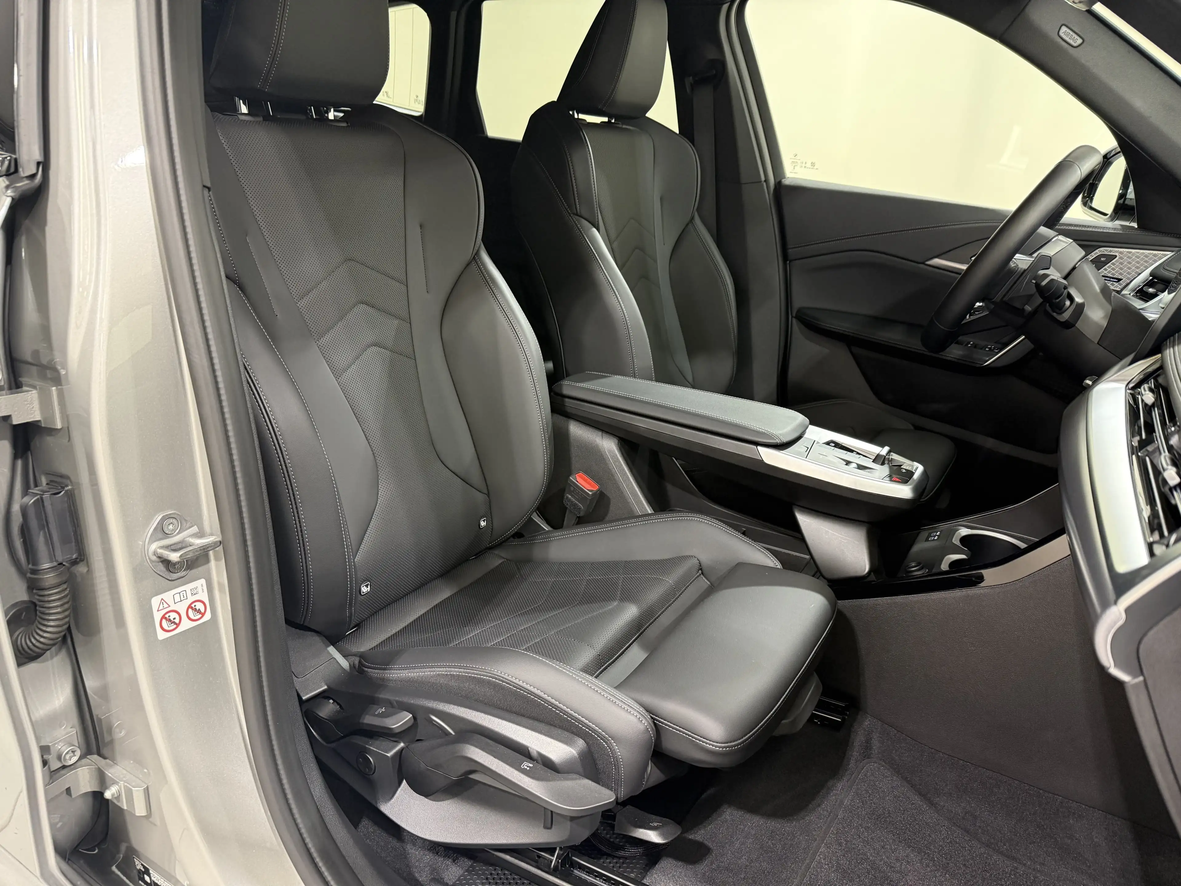 BMW X1 xDrive23i M Sportpaket AHK ACC 360 HUD HK — photo 15