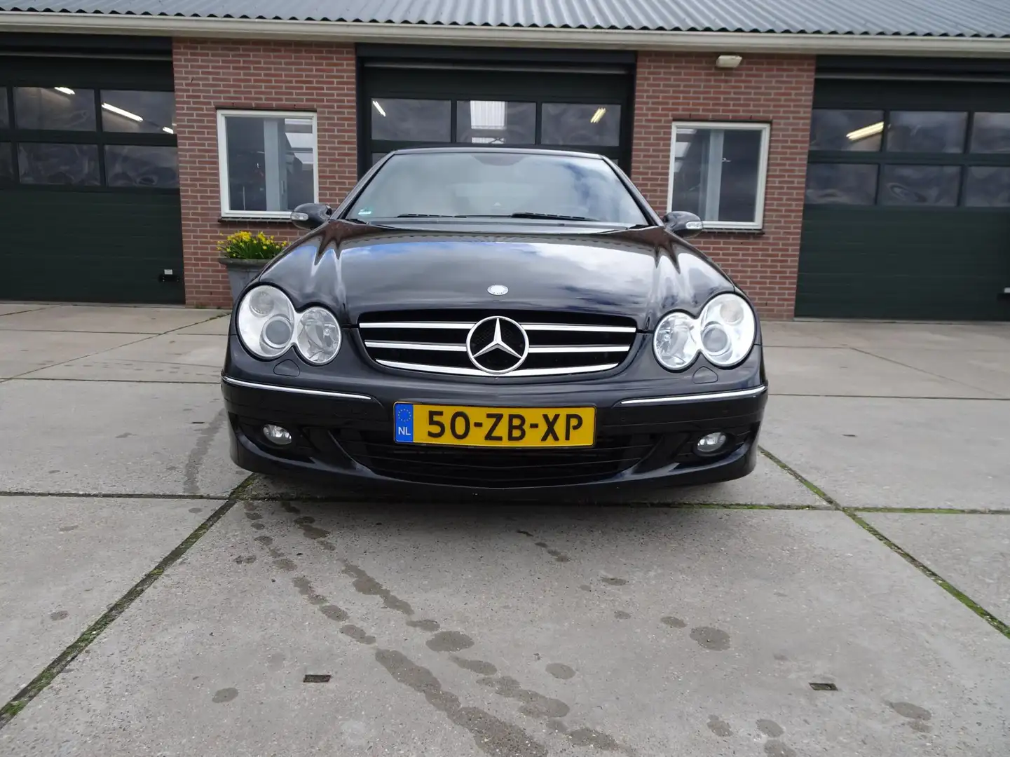 Mercedes-Benz CLK 200 Cabrio K. Avantgarde Zwart - 2