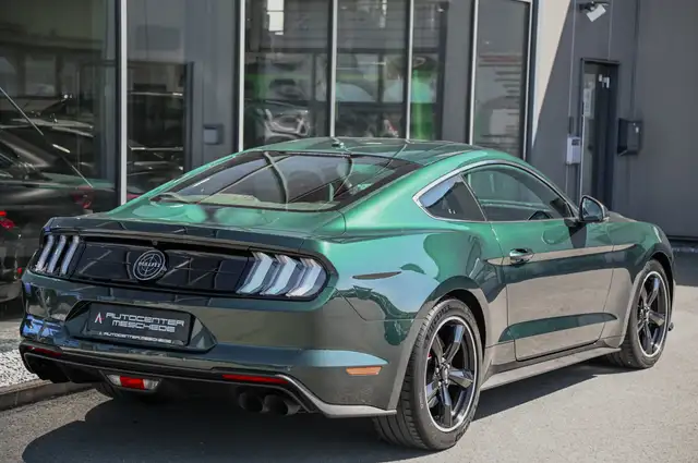 Ford Mustang view 4