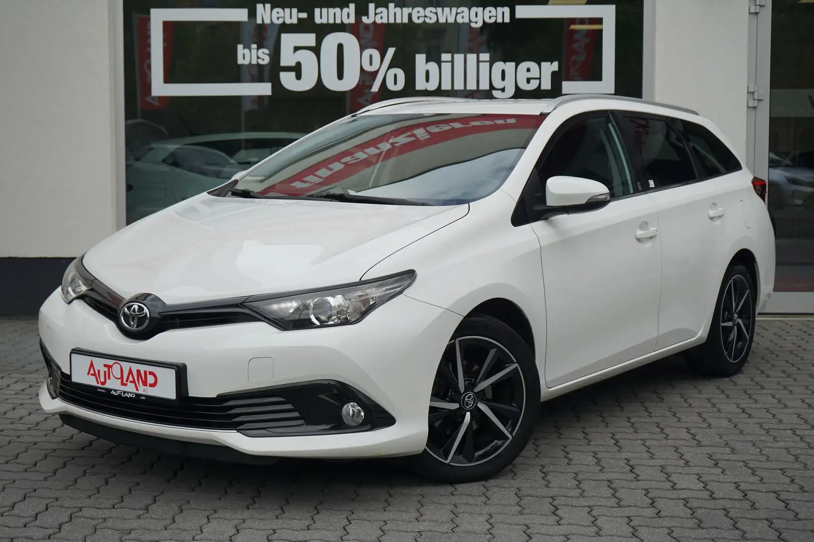Toyota Auris Tourer 1.2 Team D Kamera Sitzheizung DAB Weiß - 2