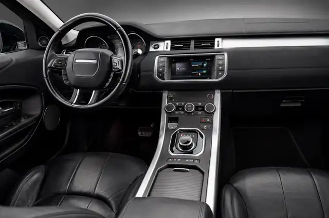 Land Rover Range Rover Evoque view 2