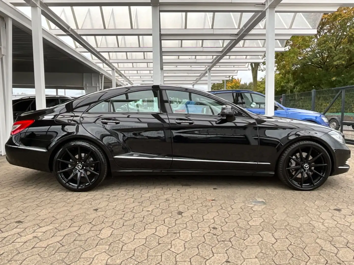 Mercedes-Benz CLS 350 CDI*Sport*Massage**Distronic*Tass*Ky-Go* Schwarz - 1
