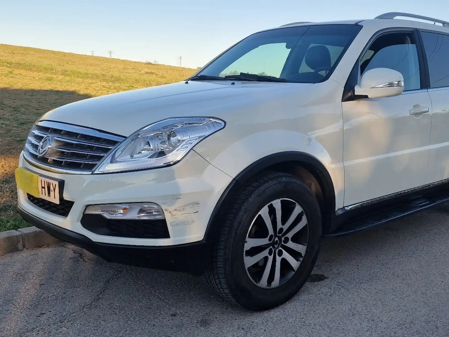 SsangYong Rexton W 200 e-Xdi Premium 4x2 bijela - 2