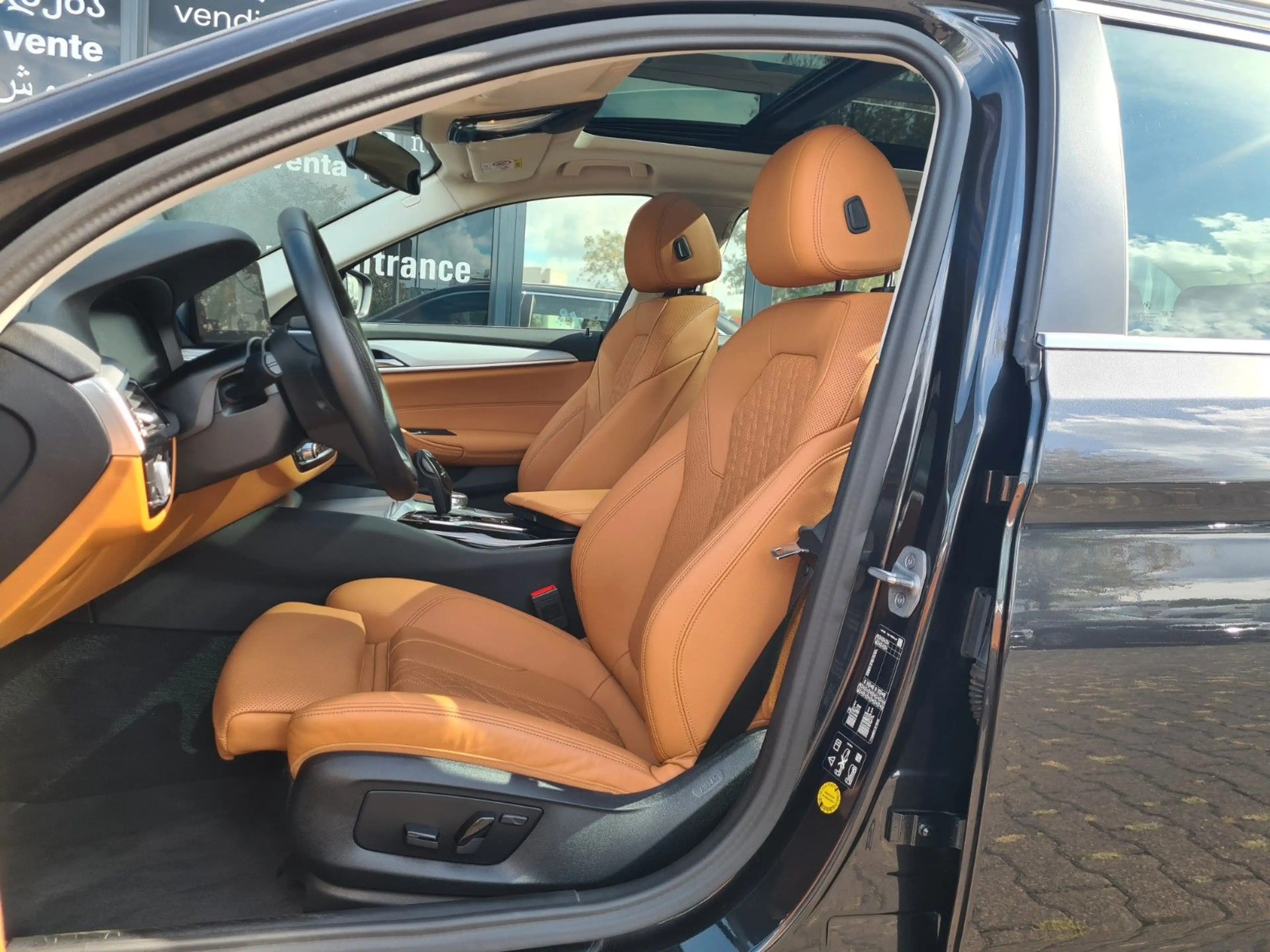 BMW 530 i xDrive Touring - PANO - SpSitze - CAM - — photo 13