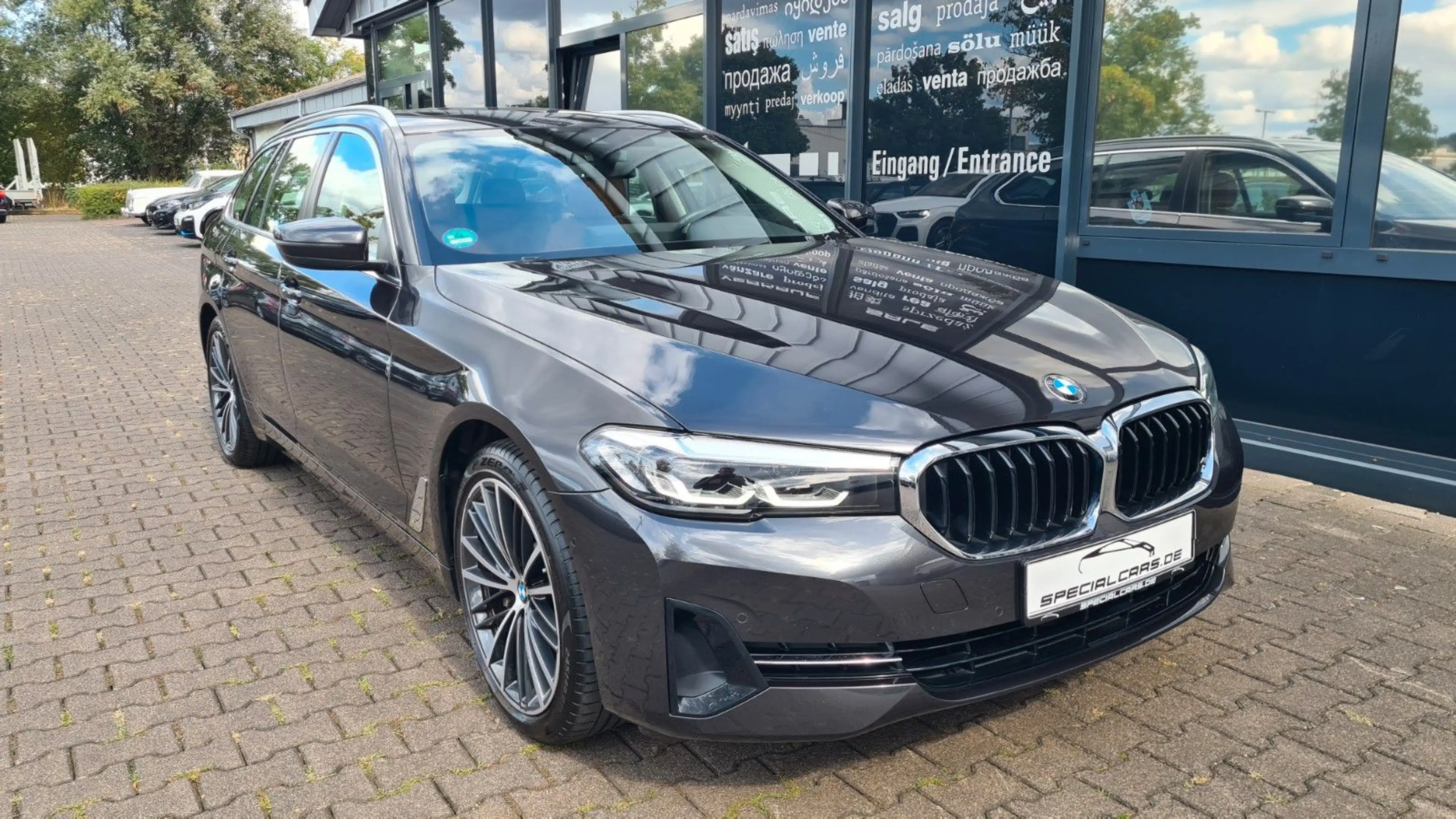 BMW 530 i xDrive Touring - PANO - SpSitze - CAM -