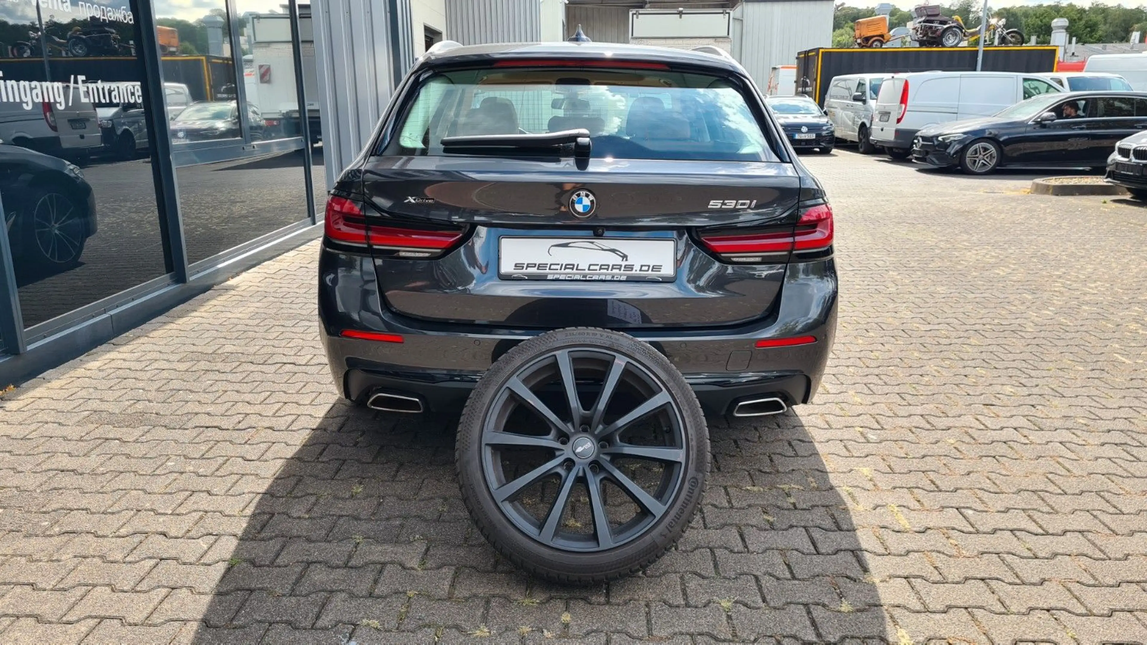 BMW 530 i xDrive Touring - PANO - SpSitze - CAM - — photo 7