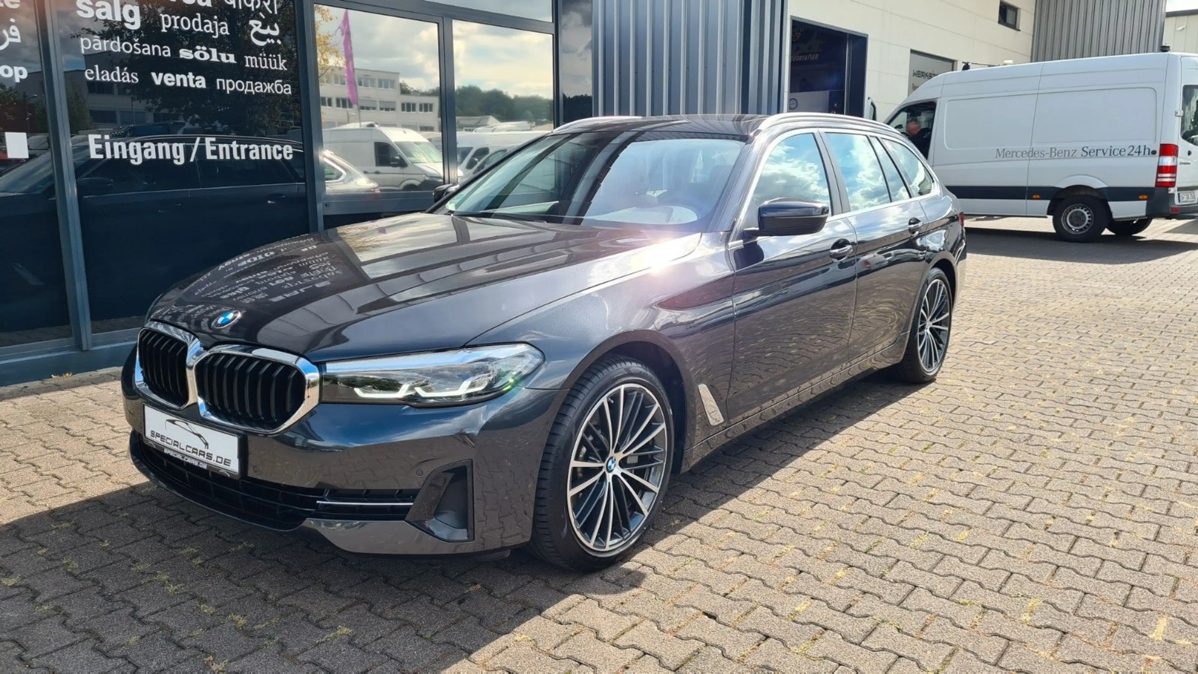BMW 530 i xDrive Touring - PANO - SpSitze - CAM - — photo 3