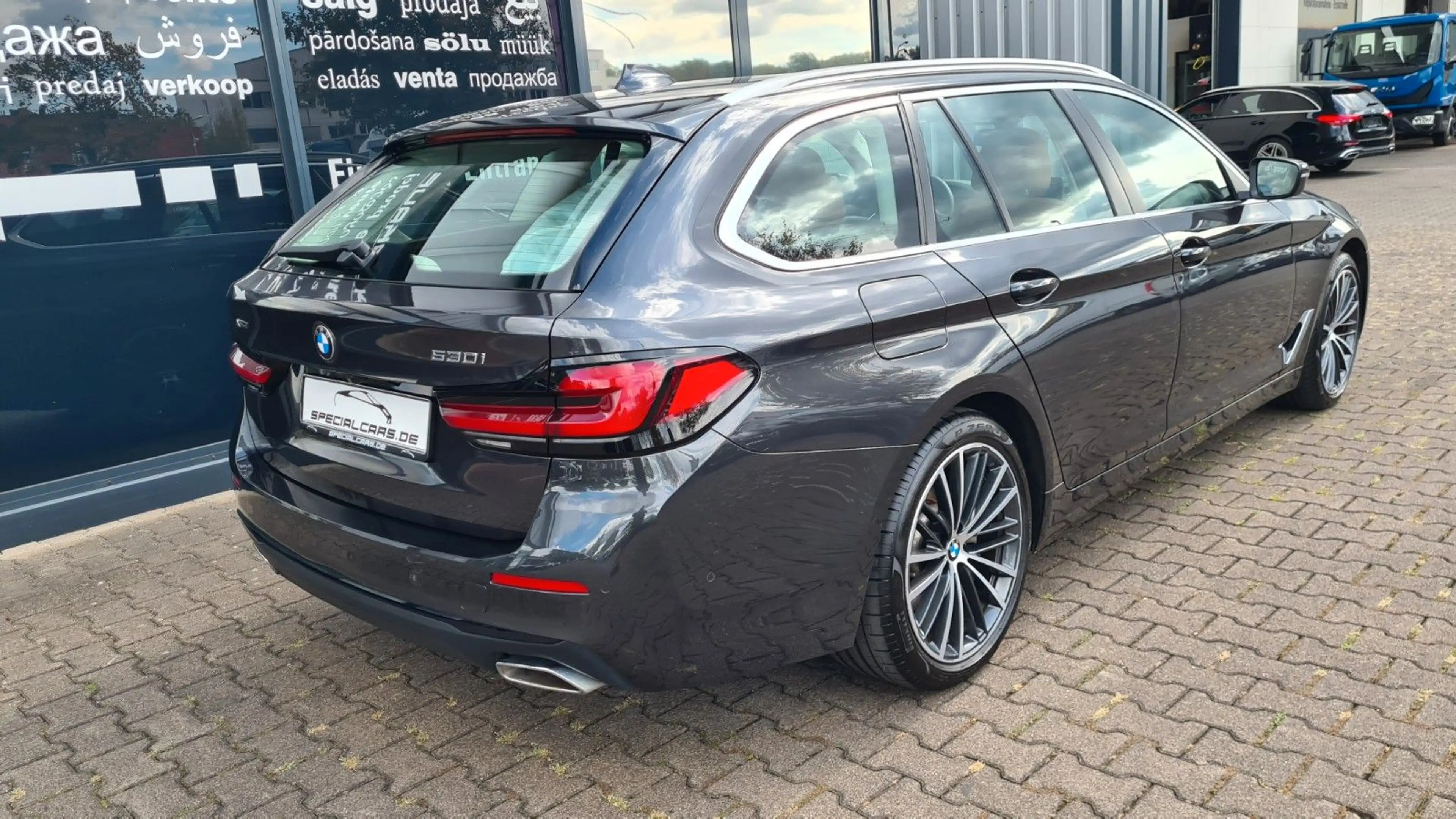 BMW 530 i xDrive Touring - PANO - SpSitze - CAM - — photo 8