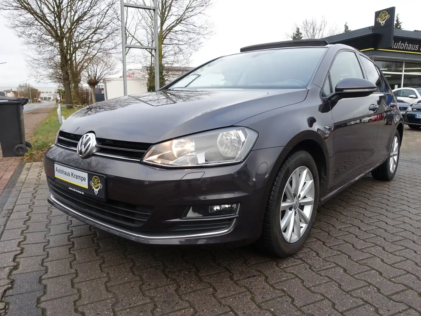 Volkswagen Golf VII Lounge Pano Navi SHZ AHK Gris - 1