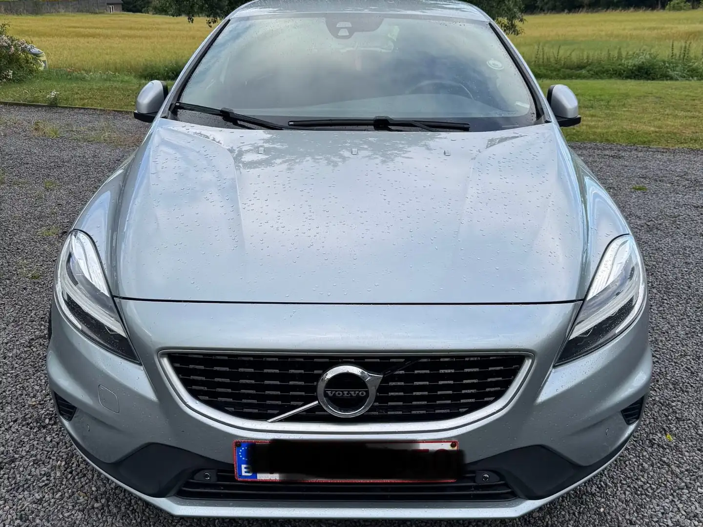 Volvo V40 V40 1.5 T2 Eco R-Design Geartronic Zilver - 1
