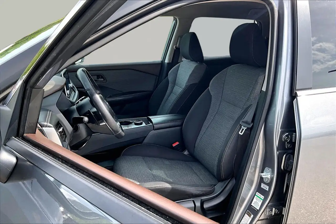 Nissan Rogue fotografie Nissan Rogue