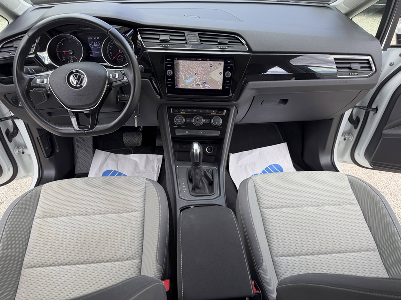 Volkswagen Touran Touran 2.0 TDI DSG Comfortline 7-SITZER+ACC+LED+AHK+NAVI — photo 13