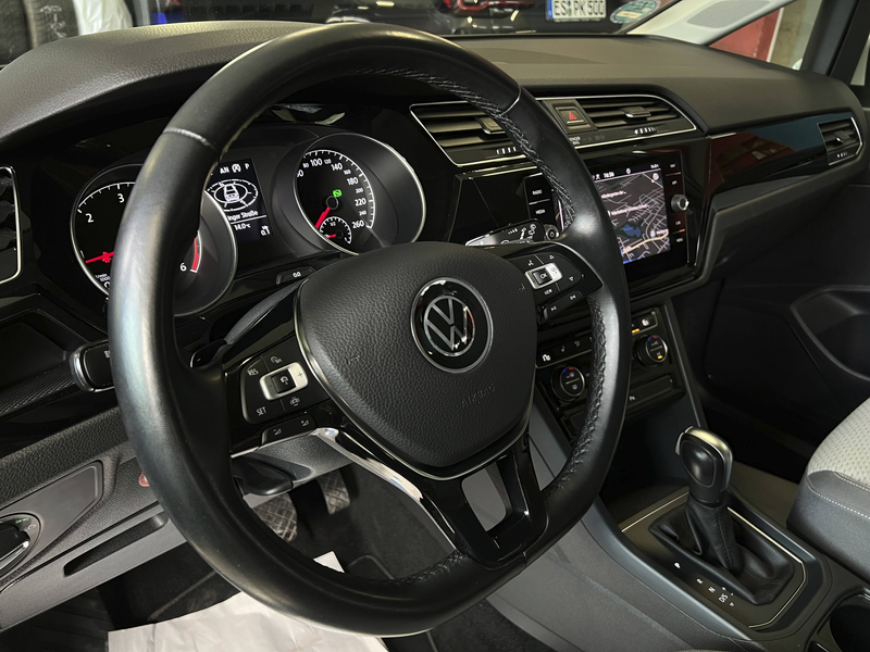 Volkswagen Touran Touran 2.0 TDI DSG Comfortline 7-SITZER+ACC+LED+AHK+NAVI — photo 14