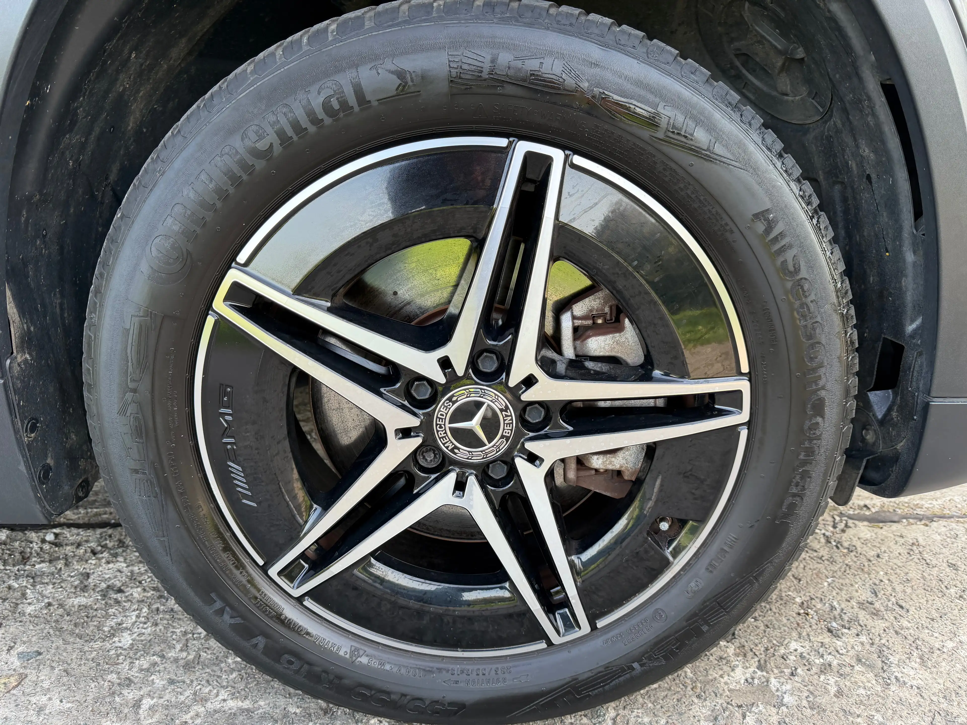 Mercedes-Benz EQA 250 AMG Line *PANO || HUD || ATELAGE || TVA || LED PACK* — photo 9
