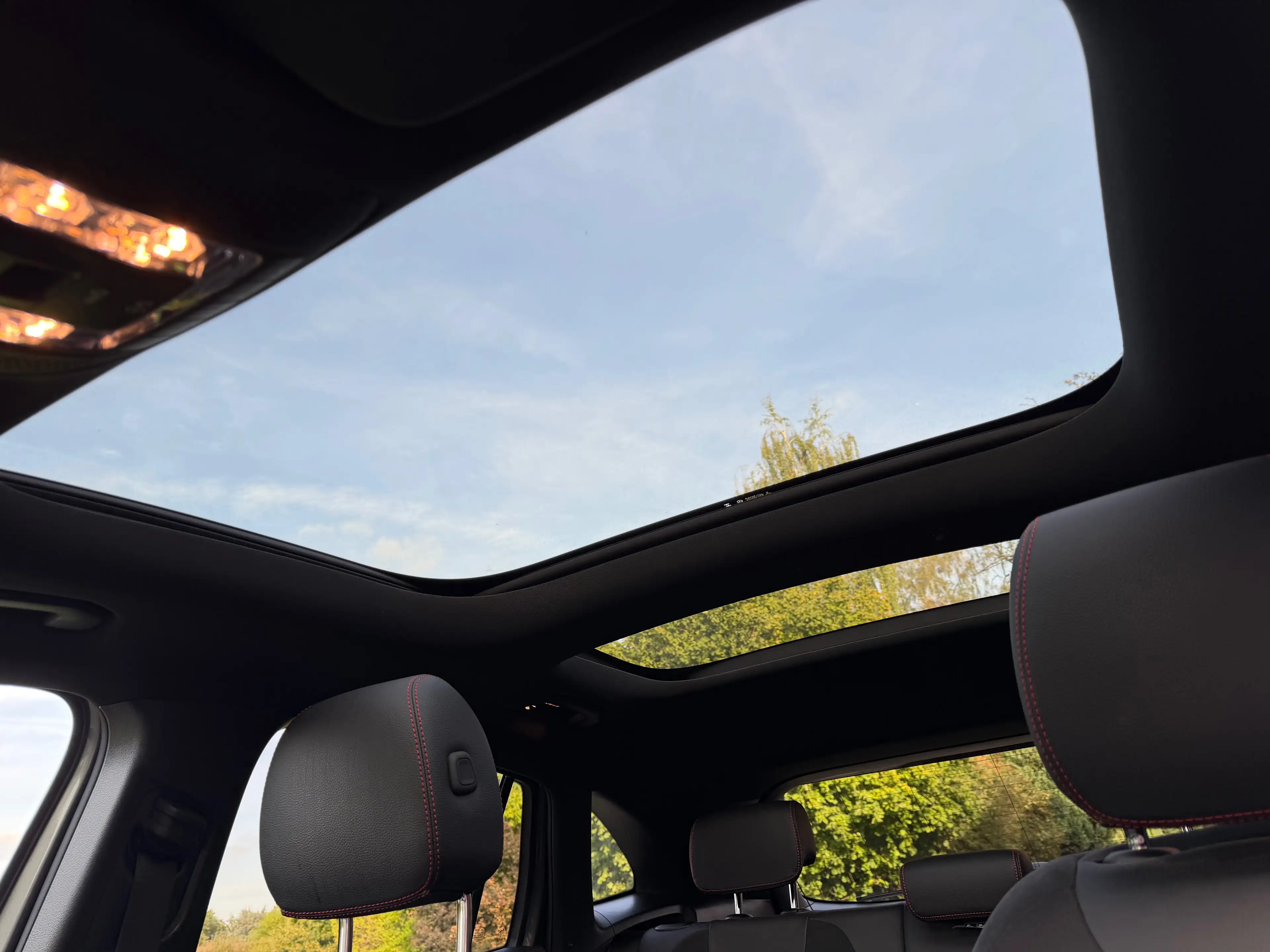 Mercedes-Benz EQA 250 AMG Line *PANO || HUD || ATELAGE || TVA || LED PACK* — photo 14