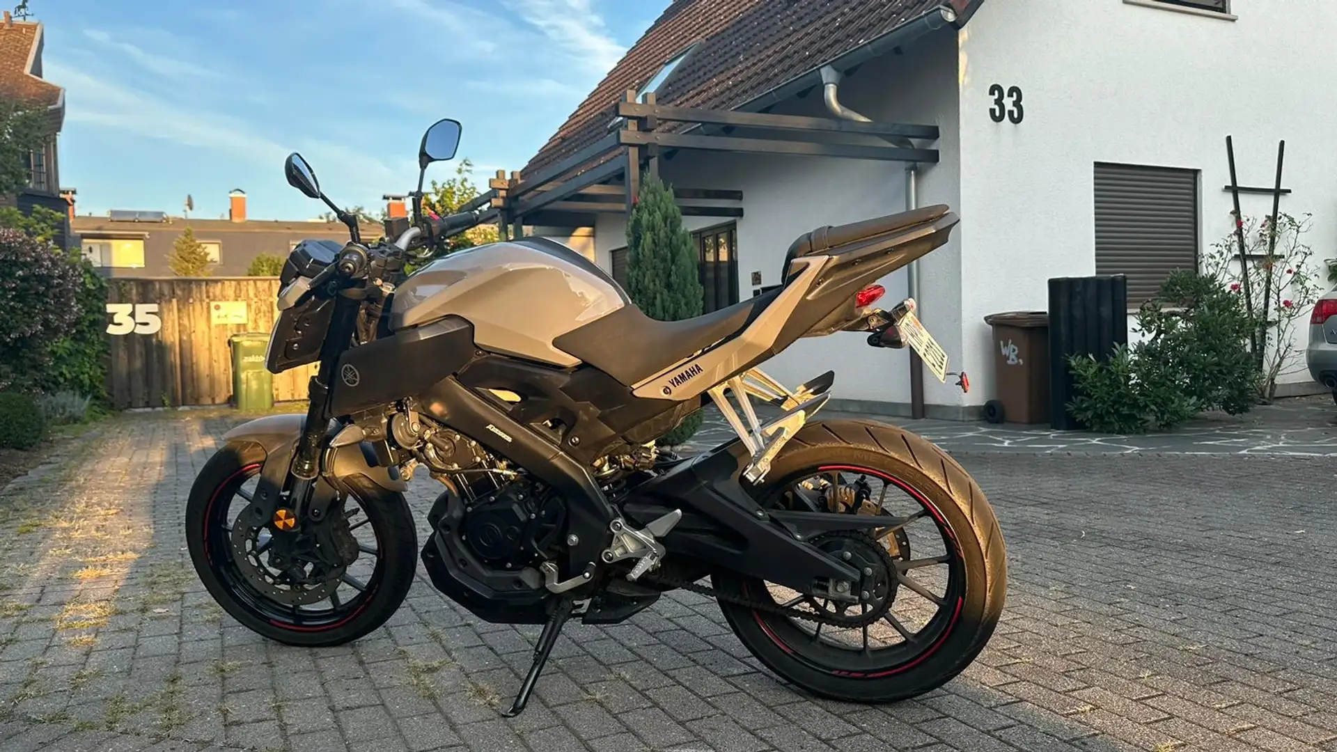 Yamaha MT-125 Gri - 1