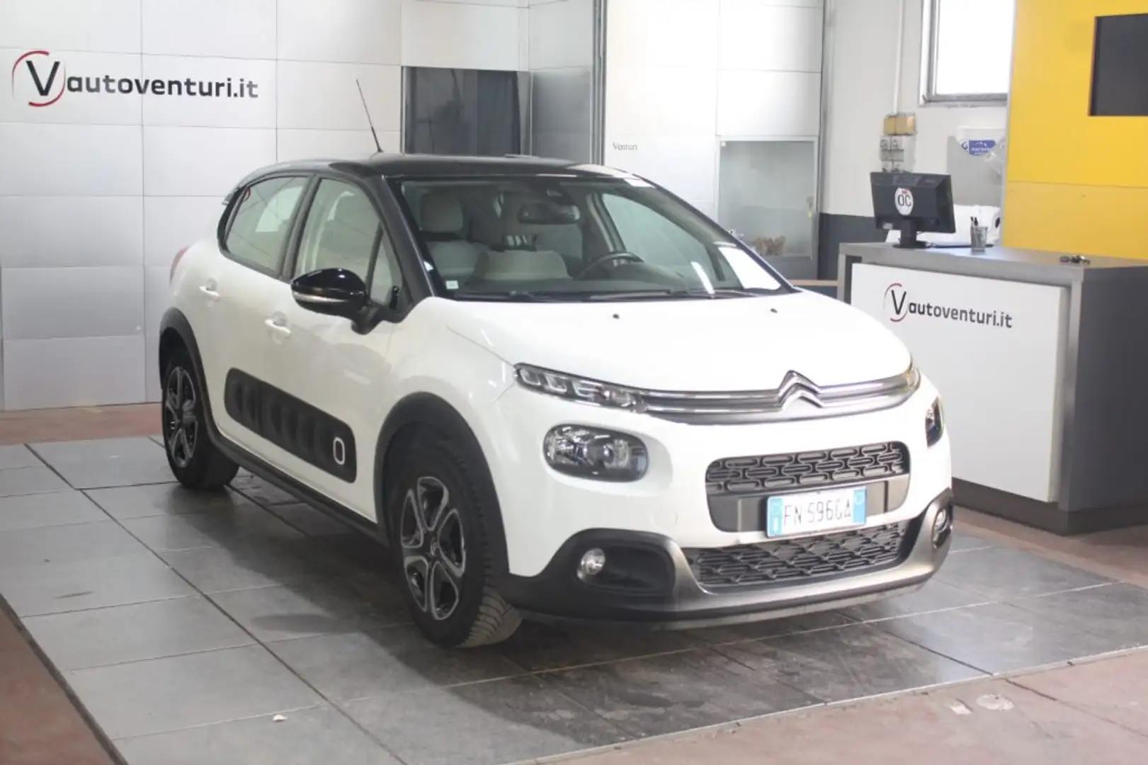 Citroen C3 PureTech 82 Shine * Garantita * In Rientro * Wit - 1