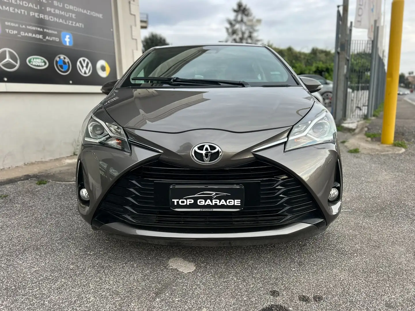 Toyota Yaris Yaris 5p 1.0 Active *neopatentati Grigio - 2