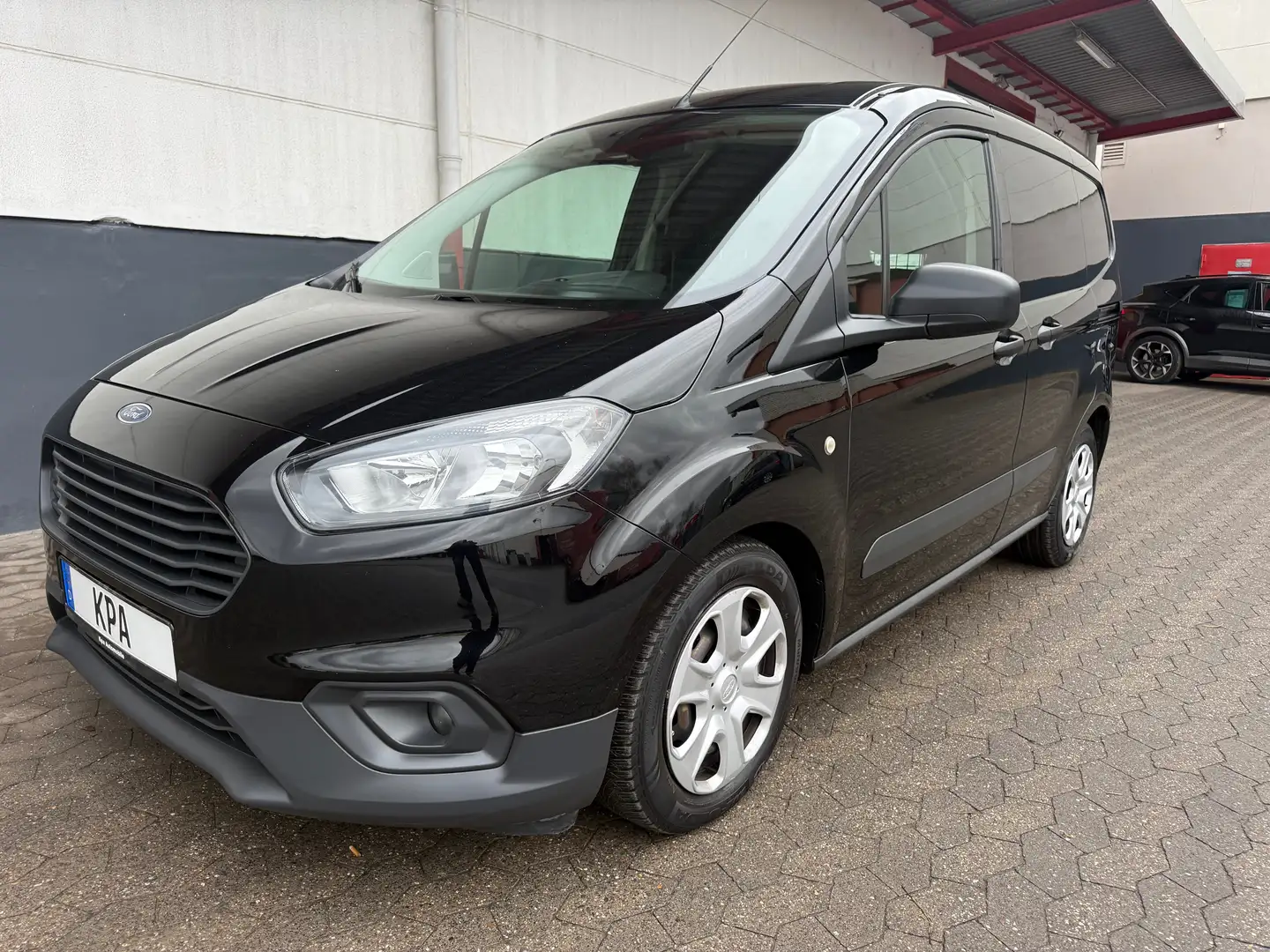 Ford Transit Courier Transit Courier TDCi*1 Hd.*97tkm*Navi*DAB+ Schwarz - 1