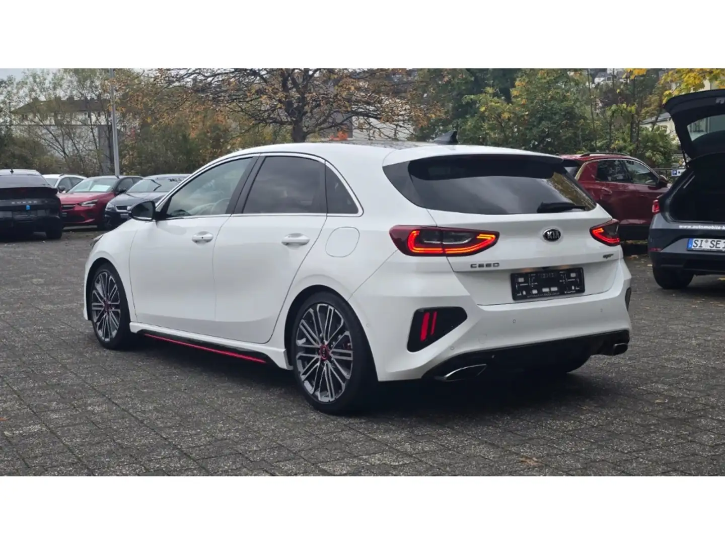 Kia Ceed / cee'd GT 1.6T-GDI Pano 8-Fach Kamera Sitzheizung Weiß - 2