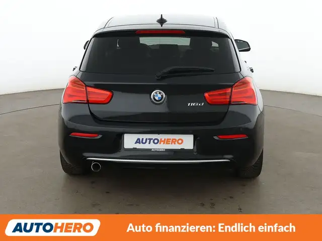 BMW 1 Series view 5