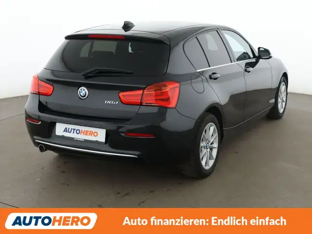 BMW 1 Series view 6