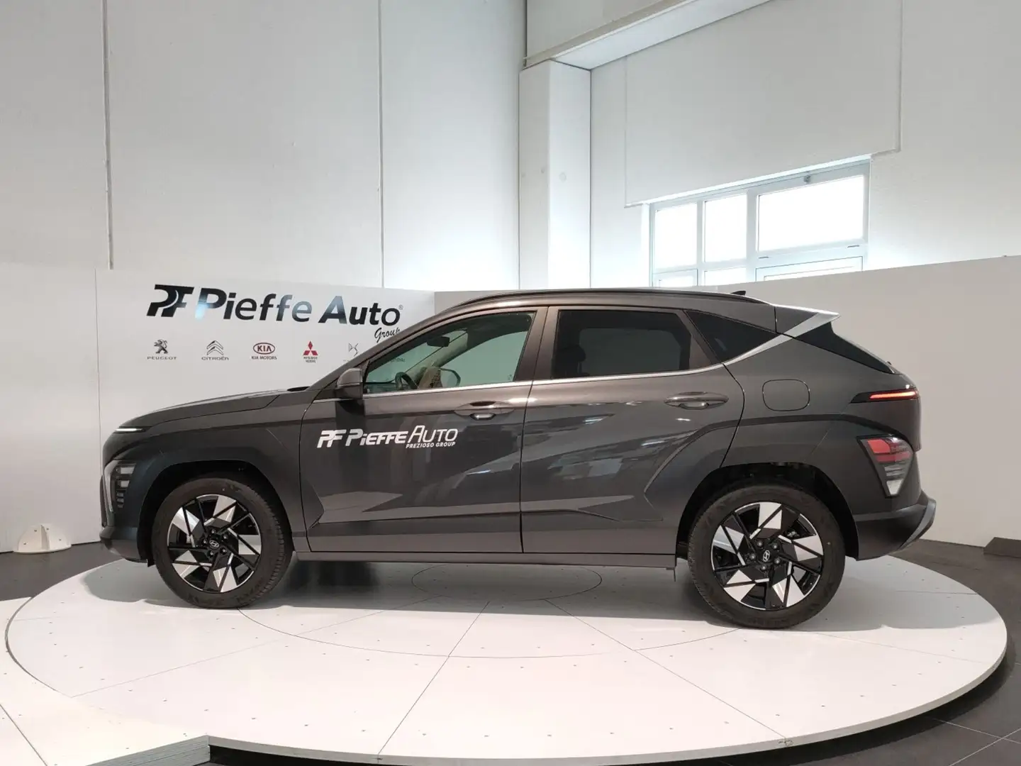 Hyundai KONA NEW KONA 1.6 HEV DCT X LINE Grigio - 2