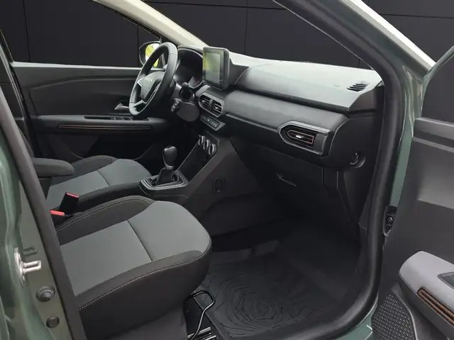 Dacia Sandero view 6