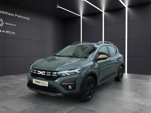 2025 Dacia Sandero in Green for sale