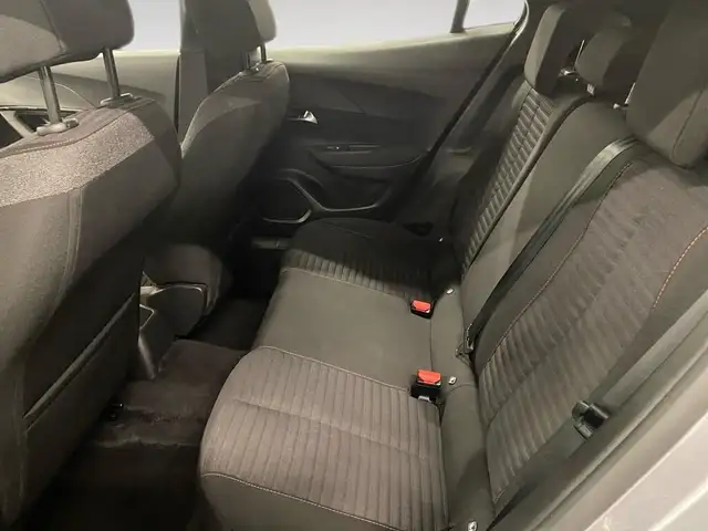 Peugeot 2008 view 8