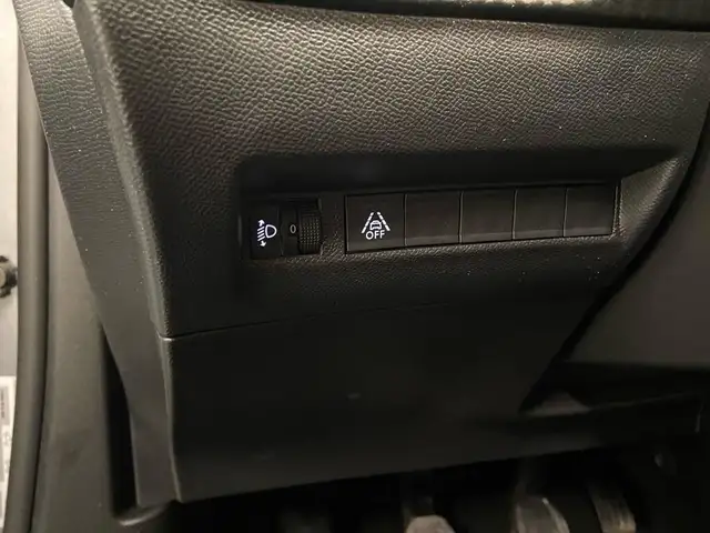 Peugeot 2008 view 17