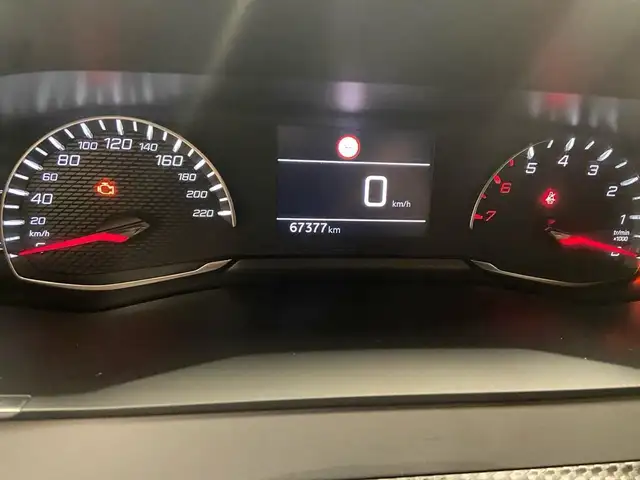 Peugeot 2008 view 16