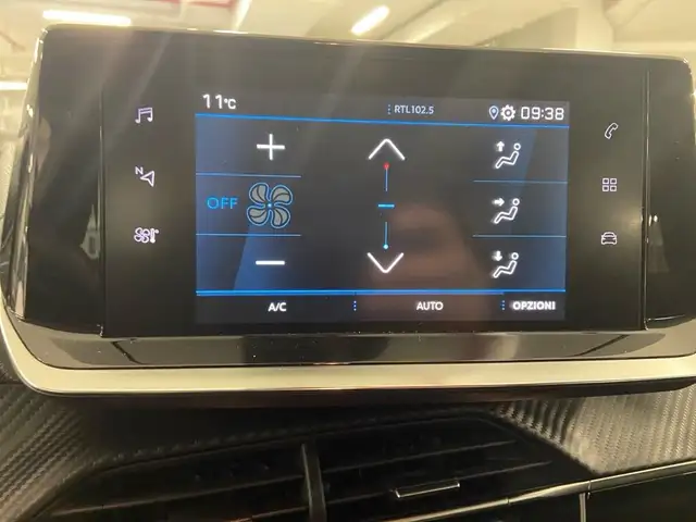 Peugeot 2008 view 18