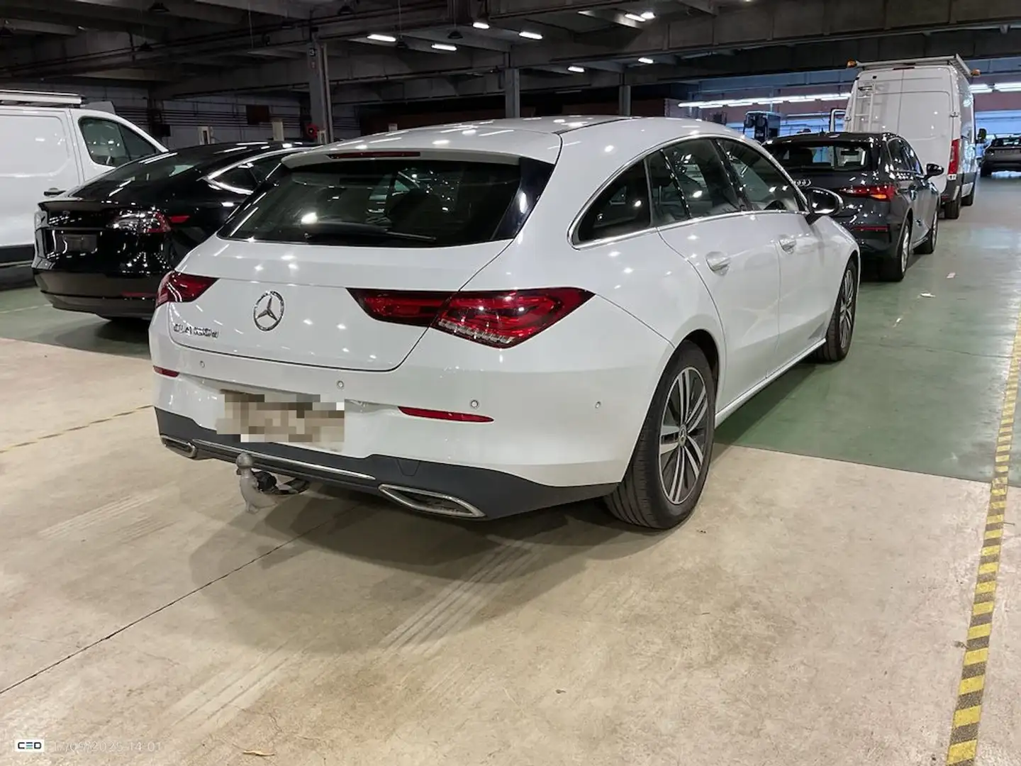 Mercedes-Benz CLA 180 d Aut. Shooting Brake *LED*TETTO*PELLE Bianco - 2