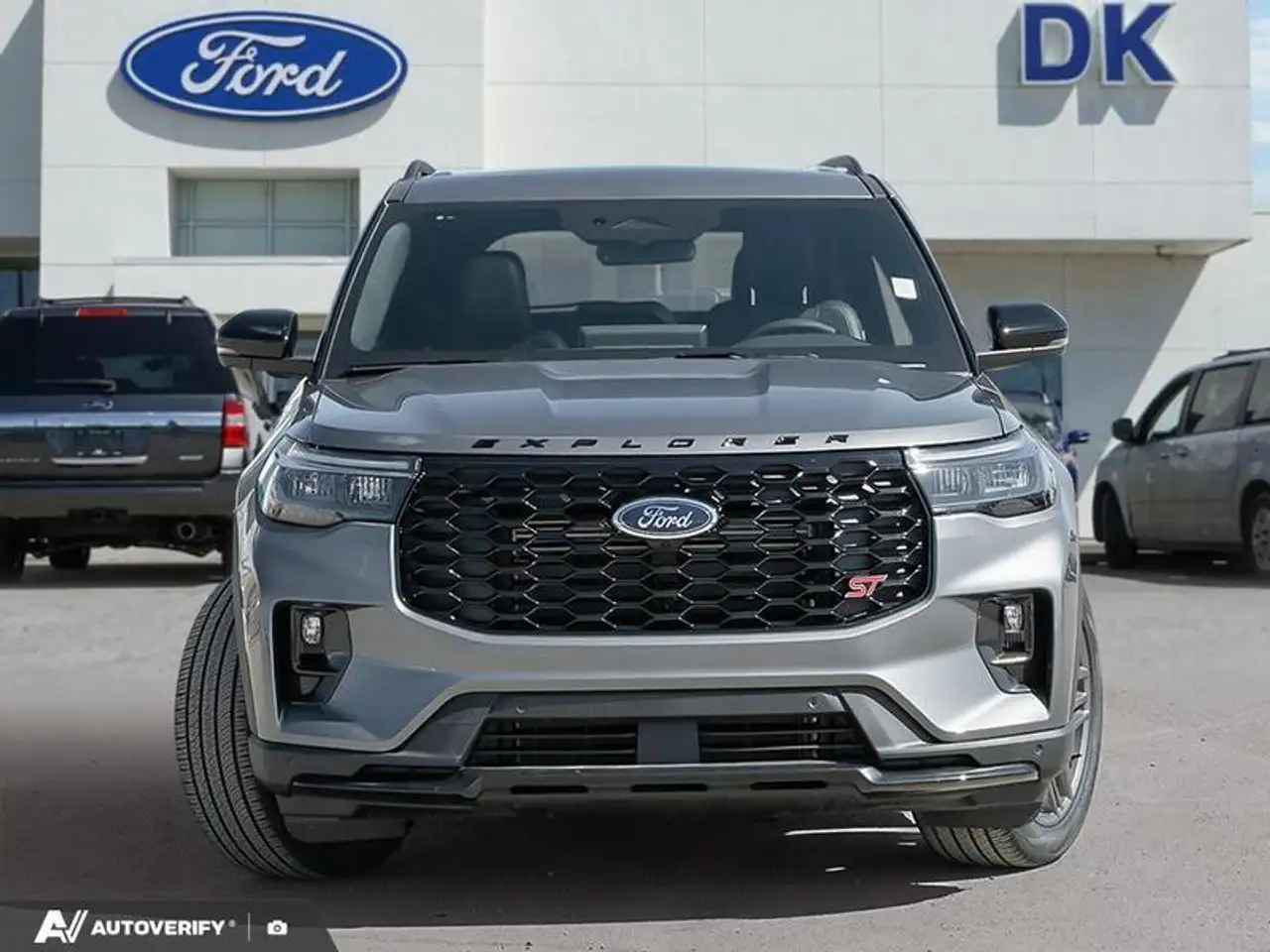 Ford Explorer снимка Ford Explorer