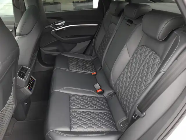 Audi e-tron SB 95 quattro S-LINE *NP: € 123.766.- / 22 ZOLL / SKY / MATRIX-LED / AHV & KAMERA / SPORTSITZE PLUS* Ansicht 14