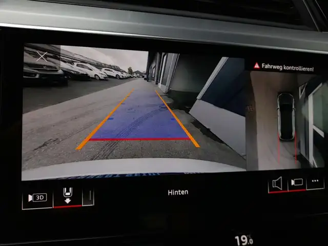 Audi e-tron SB 95 quattro S-LINE *NP: € 123.766.- / 22 ZOLL / SKY / MATRIX-LED / AHV & KAMERA / SPORTSITZE PLUS* Ansicht 5