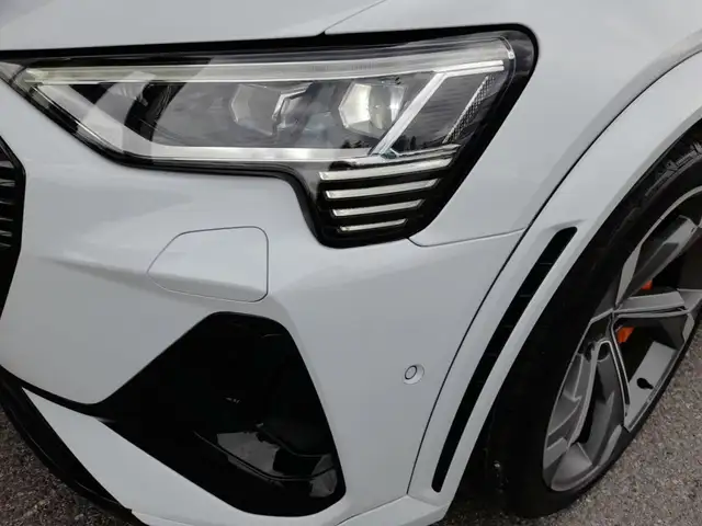 Audi e-tron SB 95 quattro S-LINE *NP: € 123.766.- / 22 ZOLL / SKY / MATRIX-LED / AHV & KAMERA / SPORTSITZE PLUS* Ansicht 18