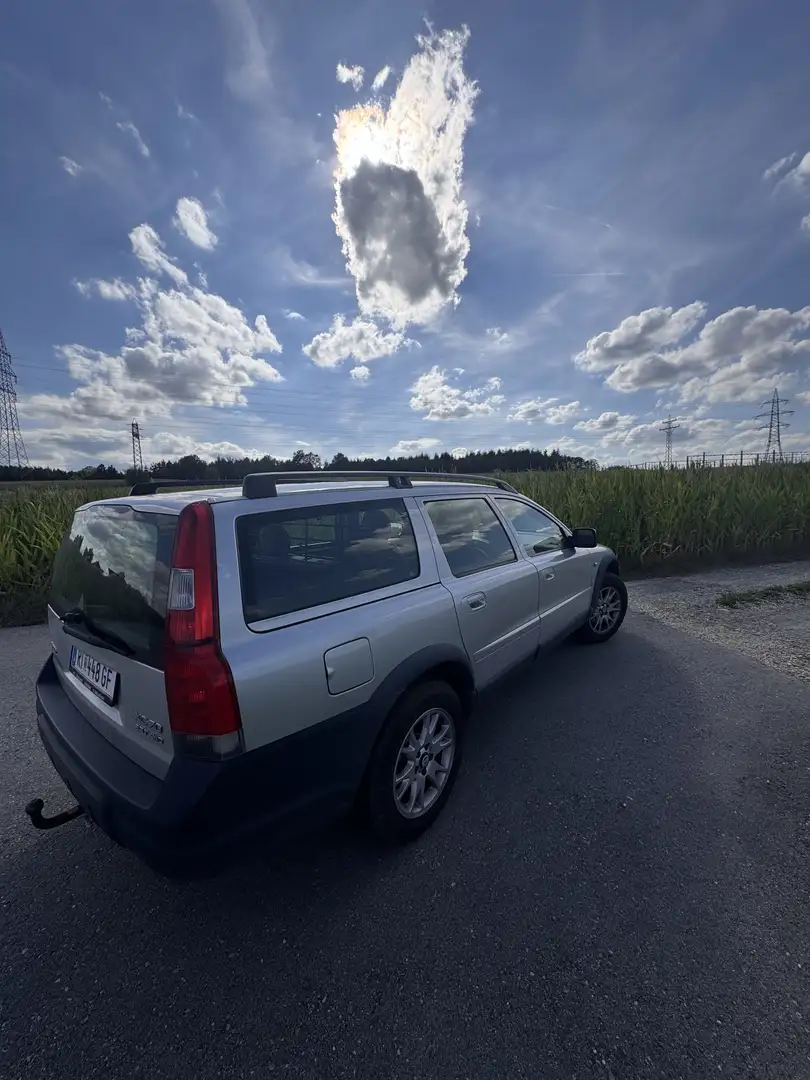 Volvo XC70 2,5T Momentum AWD Aut. Geartronic - 1