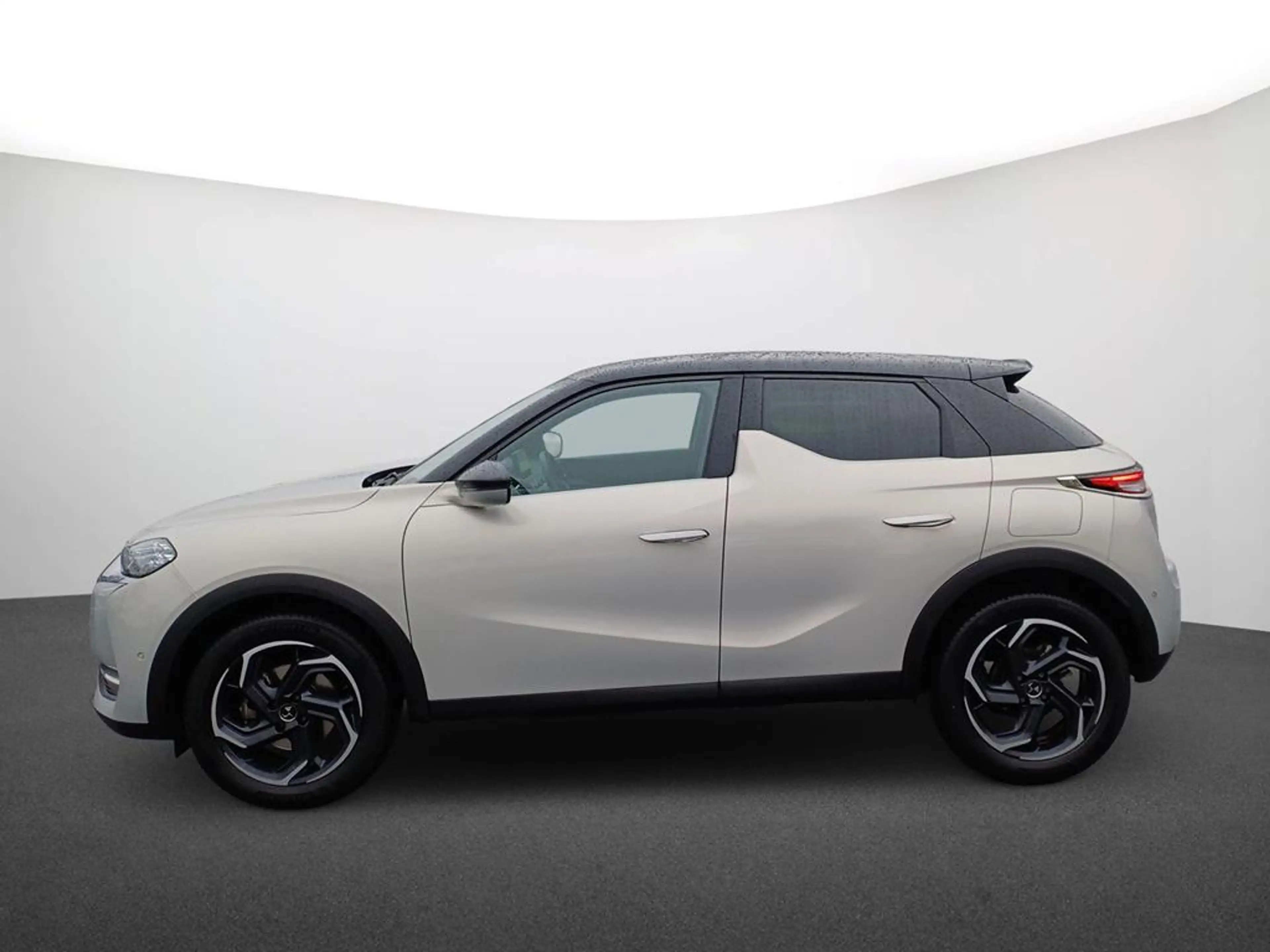 DS Automobiles DS 3 Crossback Blue HDI 130 Rivoli EAT8 — photo 5