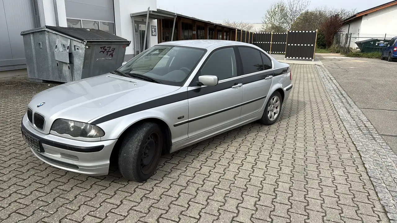 BMW 320 3er 320i, foto 1