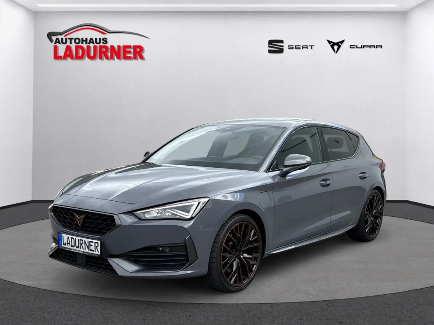 CUPRA Leon VZ e-Hybrid *COPPER 19 ZOll+NAVI+LED* Grau - 2