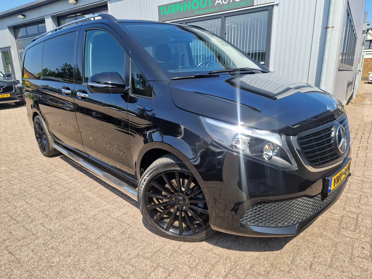 Mercedes-Benz EQV 300 L2 90kWh DC Чорний - 1