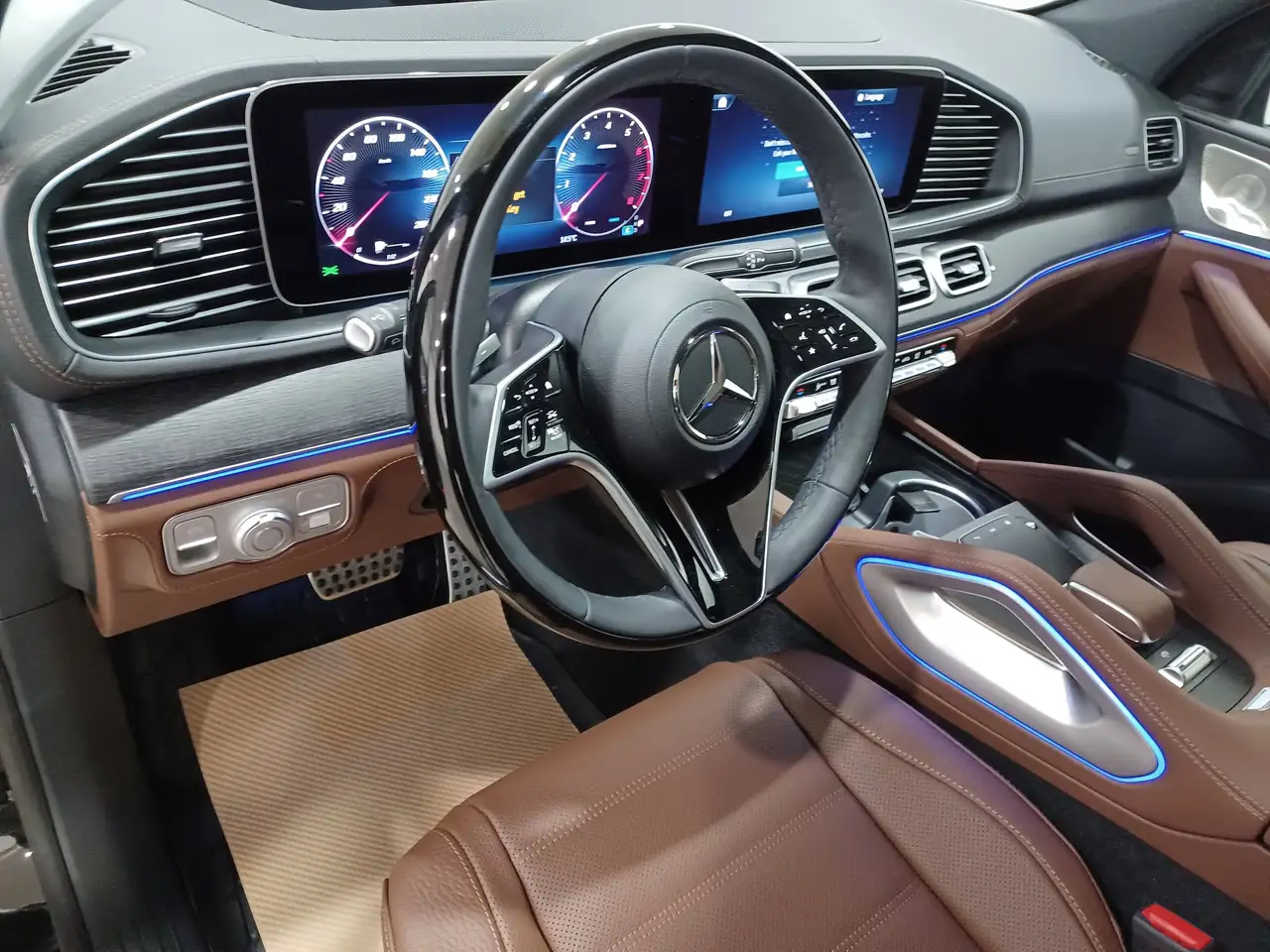 Mercedes-Benz GLS снимка Mercedes-Benz GLS