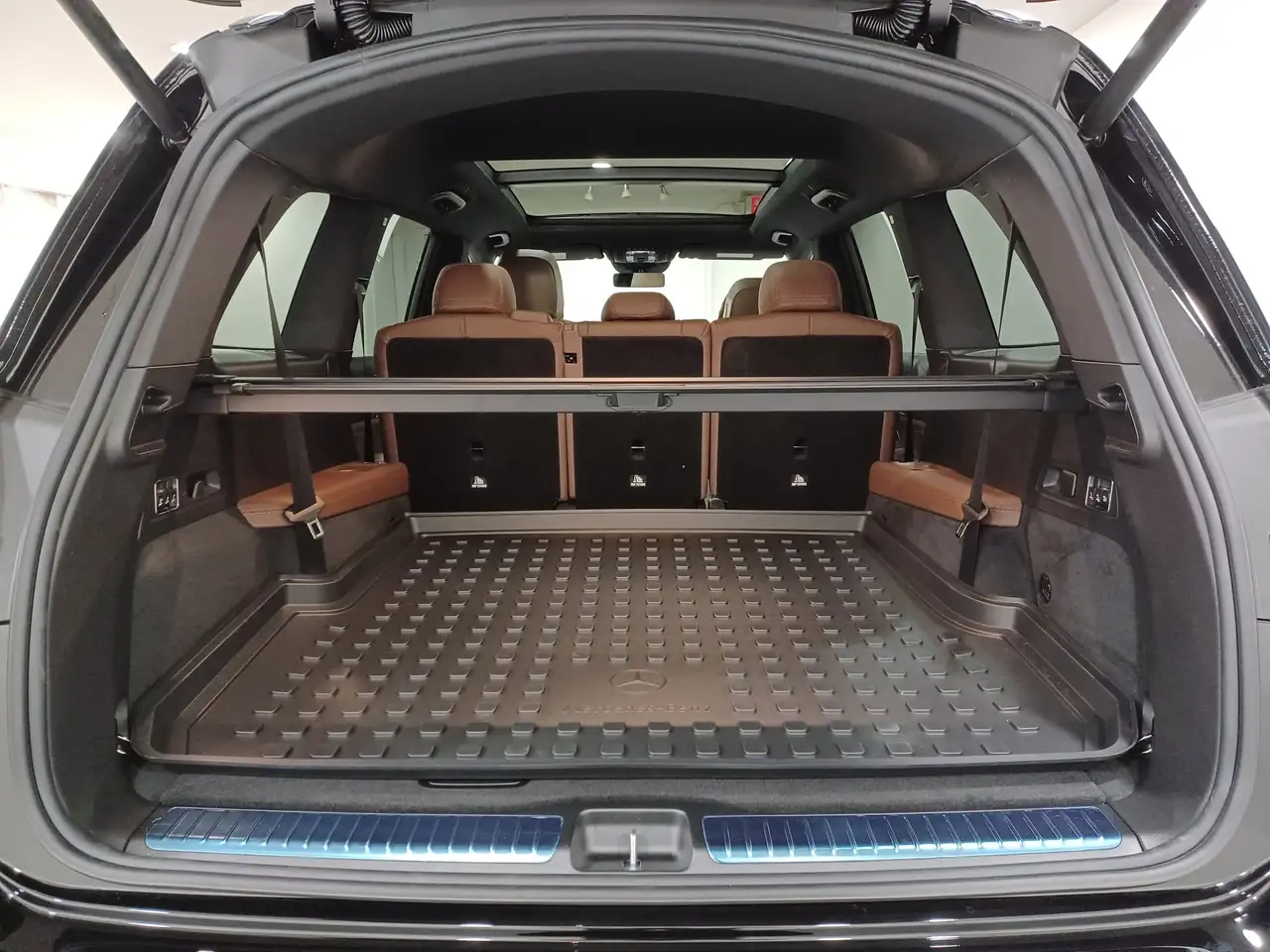 Mercedes-Benz GLS снимка Mercedes-Benz GLS