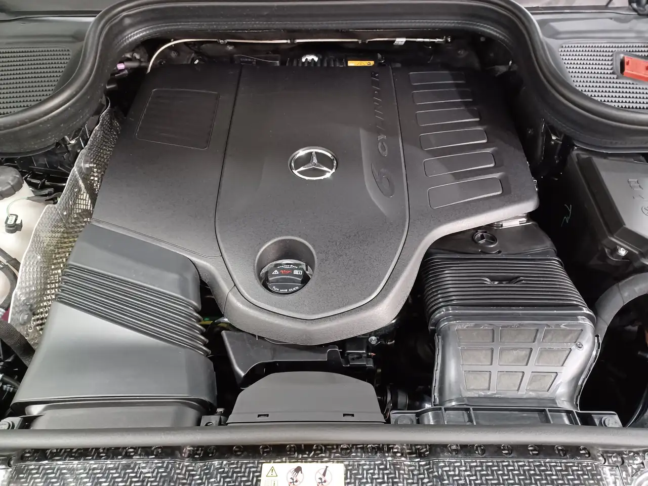 Mercedes-Benz GLS снимка Mercedes-Benz GLS