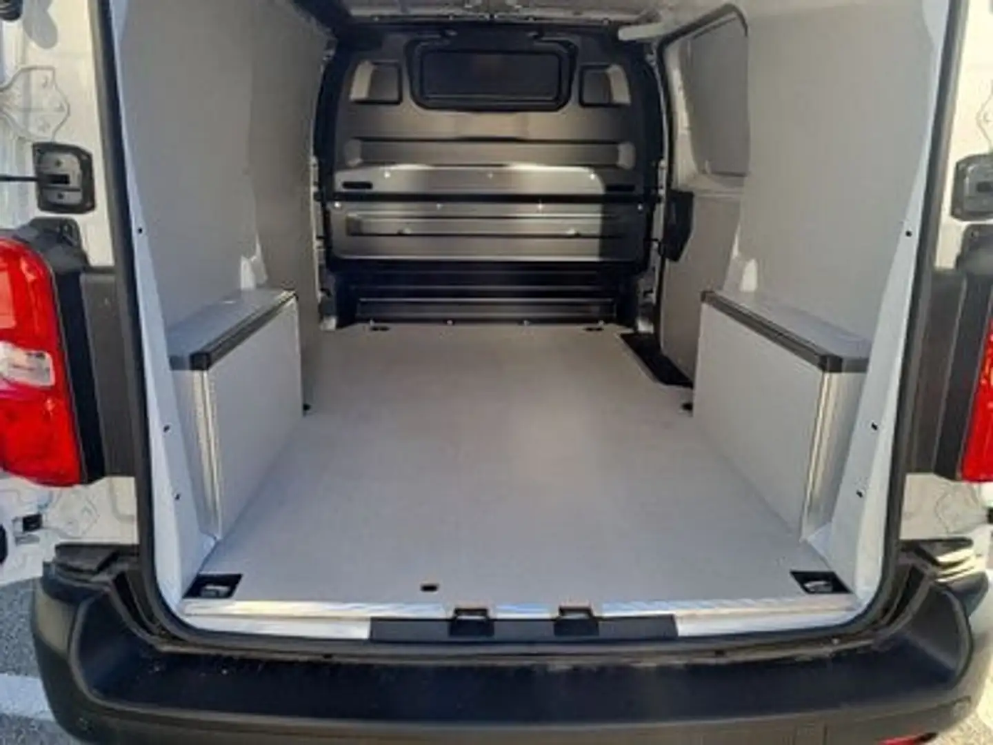 Fiat Scudo 2.0 BlueHDi 145CV PL-TN Furgone Business Fehér - 2