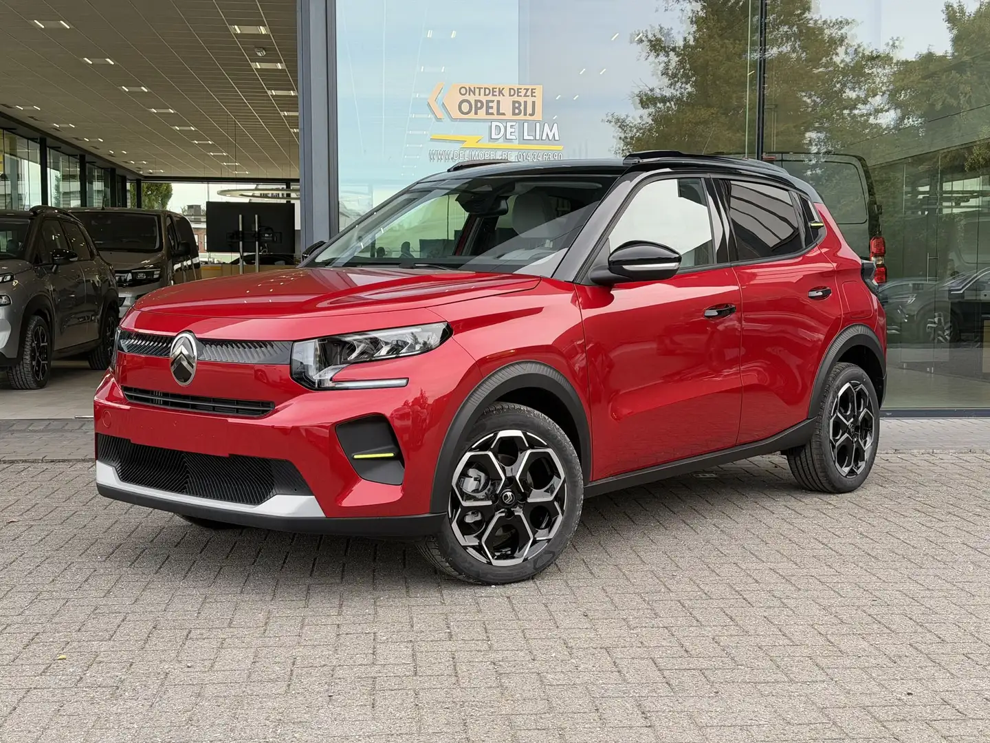 Citroen C3 MAX 1.2T 100pk *Navi*Camera*CarPlay* Rood - 1