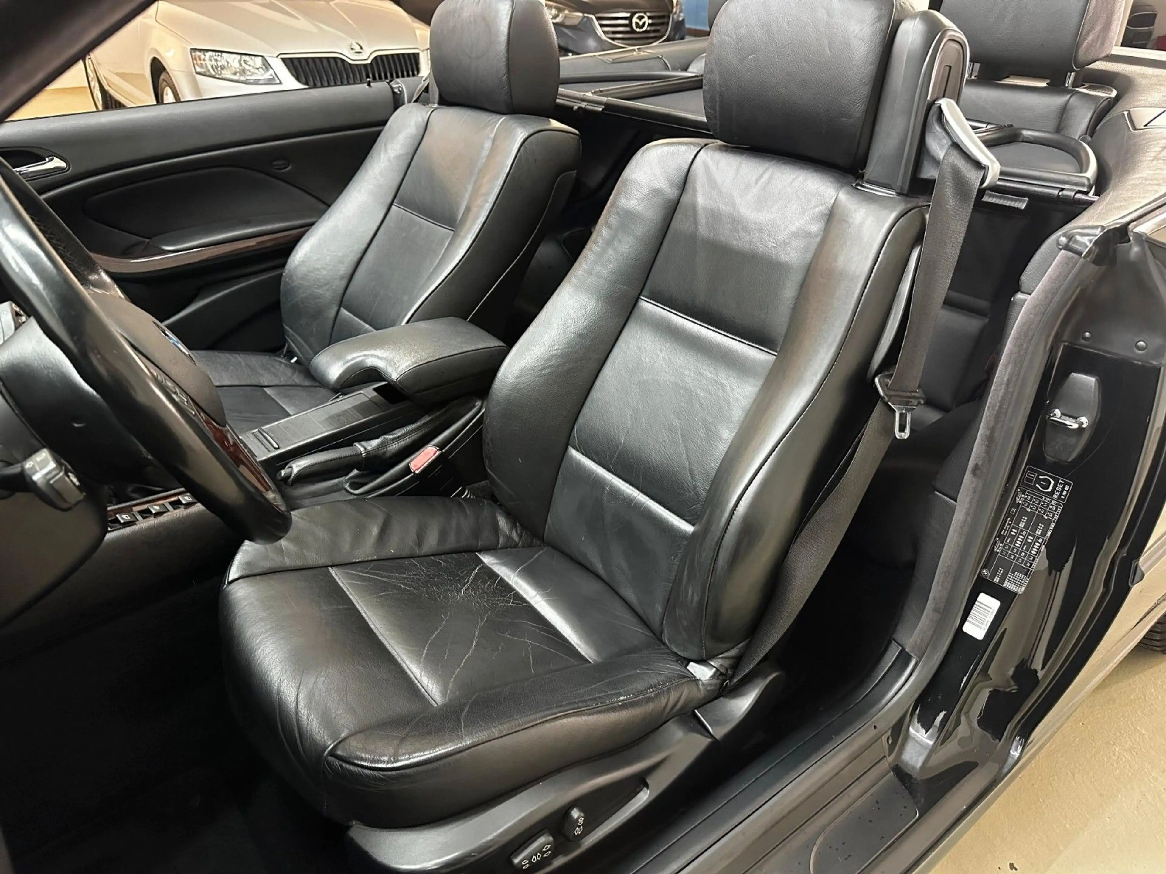 BMW 320 cd Cabrio  *NAVI *SHZ *TEMPO *8FACH *LEDER — photo 14